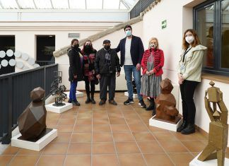 El artista Francisco Cobos dona al Ayuntamiento de Móstoles diez de sus obras El artista Francisco Cobos dona al Ayuntamiento de Móstoles diez de sus obras