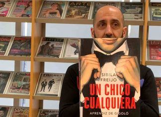Un universo de luz, novedades y bookface en la Biblioteca Central de Móstoles Un universo de luz, novedades y bookface en la Biblioteca Central de Móstoles