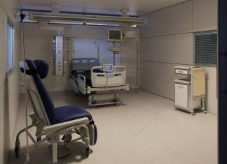 Un respiro de la UCI en el Hospital Rey Juan Carlos de Móstoles Un respiro de la UCI en el Hospital Rey Juan Carlos de Móstoles