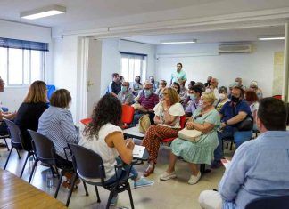Las Asambleas Vecinales Abiertas de Móstoles llegaron a la Junta de Distrito 3 Las Asambleas Vecinales Abiertas de Móstoles llegaron a la Junta de Distrito 3