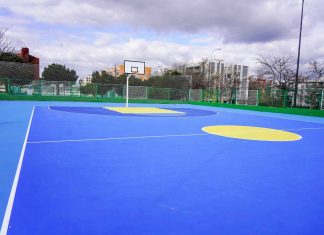 El balón ya puede rodar en las pistas deportivas de Las Cumbres de Móstoles El balón ya puede rodar en las pistas deportivas de Las Cumbres de Móstoles