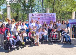 La Asociación Solidaridad con Nuestros Niños de Móstoles tiñe de verde la ciudad con motivo del Día de las Enfermedades Raras La Asociación Solidaridad con Nuestros Niños de Móstoles tiñe de verde la ciudad con motivo del Día de las Enfermedades Raras