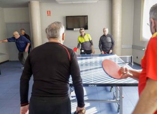 El tenis de mesa al servicio de los más mayores de Móstoles El tenis de mesa al servicio de los más mayores de Móstoles