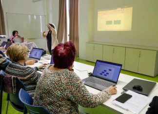 La asociación cultural Espacio Fluido enseña nuevas tecnologías en Móstoles La asociación cultural Espacio Fluido enseña nuevas tecnologías en Móstoles