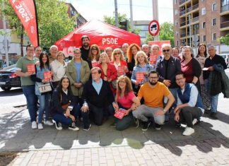 El PSOE de Móstoles acusa a la presidenta Ayuso de vender humo El PSOE de Móstoles acusa a la presidenta Ayuso de vender humo