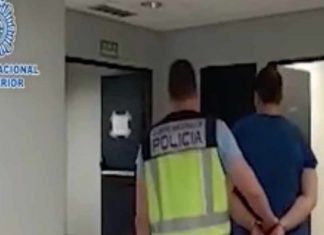 Dos detenidos por marcar puertas y robar en domicilios de Móstoles Cuatro detenidos por marcar puertas y robar en domicilios de Móstoles