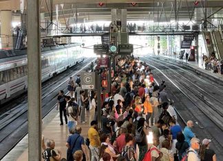 Martes de retrasos y mucho calor en la línea de Cercanías C5 de Móstoles Martes de retrasos y mucho calor en la línea de Cercanías C5 de Móstoles