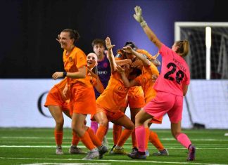 Un gol doble de Evita da la victoria a Ultimate en el derbi de Móstoles de la Queens League Un gol doble de Evita da la victoria a Ultimate en el derbi de Móstoles de la Queens League