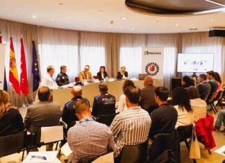 Primera jornada de trabajo entre la policía municipal de Móstoles y asociaciones para prevenir delitos de odio Primera jornada de trabajo entre la policía municipal de Móstoles y asociaciones para prevenir delitos de odio