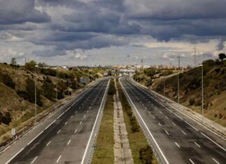Móstoles solicita al Ministerio de Transportes la gratuidad del acceso a la R-5 Móstoles solicita al Ministerio de Transportes la gratuidad del acceso a la R-5