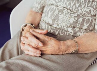 Móstoles combatirá la soledad no deseada con una red solidaria Móstoles combatirá la soledad no deseada con una red solidaria