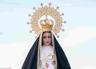 Listo el manto de la Virgen de Nuestra Señora de la Soledad de Móstoles para Semana Santa Listo el manto de la Virgen de Nuestra Señora de la Soledad de Móstoles para Semana Santa