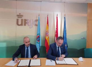 La URJC y Móstoles renuevan el convenio para la Universidad de Mayores La URJC y Móstoles renuevan el convenio para la Universidad de Mayores
