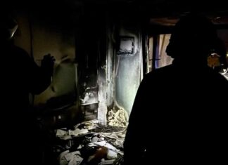 El día de Navidad finaliza con nueve intoxicados en el incendio de una vivienda en Móstoles El día de Navidad finaliza con nueve intoxicados en el incendio de una vivienda en Móstoles
