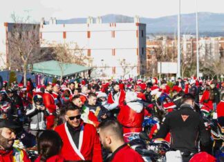 La II Papanoelada Motera Solidaria de Móstoles con los niños de Valencia La II Papanoelada Motera Solidaria de Móstoles con los niños de Valencia
