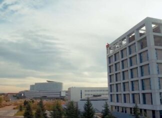 La ESCET de la URJC de Móstoles en la Feria UNITOUR La ESCET de la URJC de Móstoles en la Feria UNITOUR