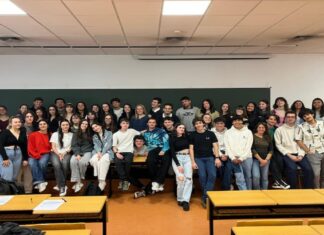 Móstoles combate la cotorra argentina con educación ambiental Móstoles combate la cotorra argentina con educación ambiental
