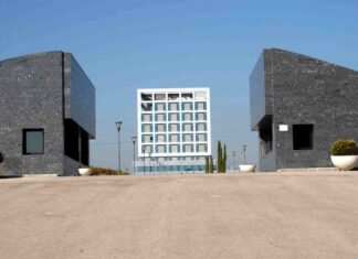 Los jóvenes de Móstoles tienen dos nuevas opciones formativas en la URJC Los jóvenes de Móstoles tienen dos nuevas opciones formativas en la URJC