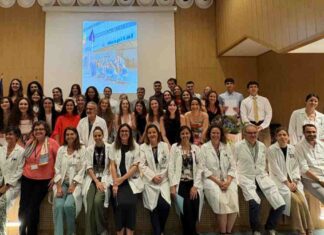 Graduación de 29 alumnos en medicina en el Hospital Universitario de Móstoles Graduación de 29 alumnos en medicina en el Hospital Universitario de Móstoles