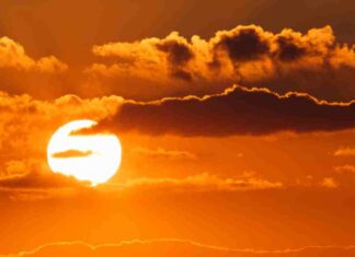 Primero llegarán las tormentas y después la ola de calor con temperaturas de 40 grados en Móstoles Primero llegarán las tormentas y después la ola de calor con temperaturas de 40 grados en Móstoles