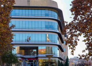 Descubriendo quién está detrás de las palabras en la Biblioteca Almudena Grandes de Móstoles para despedir septiembre Descubriendo quién está detrás de las palabras en la Biblioteca Almudena Grandes de Móstoles para despedir septiembre