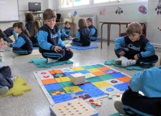 Por qué dejar jugar a los niños es una inversión de futuro El Eurocolegio Casvi de Villaviciosa explica el verdadero motivo. Por qué dejar jugar a los niños es una inversión de futuro