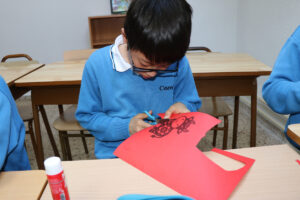 Educación de vanguardia a un paso de Móstoles: Los beneficios de aprender chino desde la etapa de Primaria