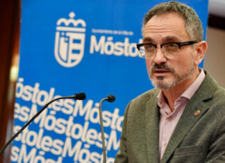 El alcalde de Móstoles se querellará contra el delegado del Gobierno por vulneración de su honor El alcalde de Móstoles se querellará contra el delegado del Gobierno por vulneración de su honor