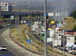 Accidente de tráfico en la A-5 con varios vehículos implicados a la altura de Móstoles Accidente de tráfico en la A-5 con varios vehículos implicados a la altura de Móstoles