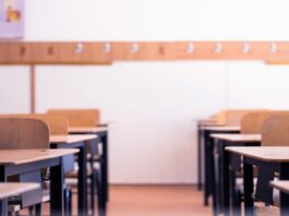 Los sindicatos de profesores convocan una huelga indefinida en septiembre: afectará a los colegios de Móstoles Los sindicatos de profesores convocan una huelga indefinida en septiembre: afectará a los colegios de Móstoles