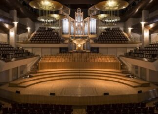 Tres institutos de Móstoles actuarán en el Auditorio Nacional: finalistas del programa ‘Adopta un músico’ Tres institutos de Móstoles actuarán en el Auditorio Nacional: finalistas del programa 'Adopta un músico'