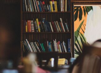 ¿Quién anda ah� Móstoles. La biblioteca ¿Quién anda ah� Móstoles. La biblioteca