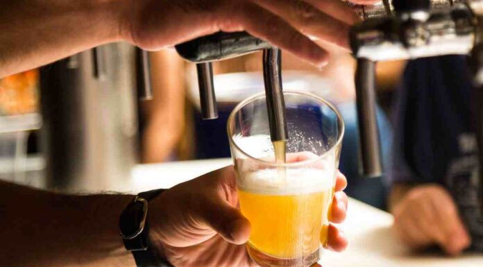‘Qué pasa Maja’: abre una nueva cervecerÃa con diez grifos artesanos en Móstoles ‘Qué pasa Maja’: abre una nueva cervecerÃa con diez grifos artesanos en Móstoles