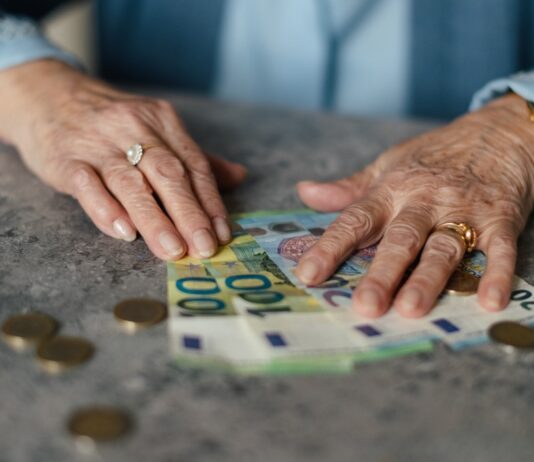 Hasta 2.500 euros: Móstoles concede ayudas económicas para promover la autonomÃa personal Hasta 2.500 euros: Móstoles concede ayudas económicas para promover la autonomÃa personal
