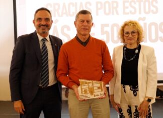 JosĂ© Fernando Moreno, dueño de la MercerĂa y DroguerĂa David: «TenĂamos la licencia comercial nĂşmero 4 de MĂłstoles» JosĂ© Fernando Moreno, dueño de la MercerĂa y DroguerĂa David: «TenĂamos la licencia comercial nĂşmero 4 de MĂłstoles»
