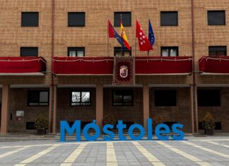 VOX carga contra el Ayuntamiento de MĂłstoles por las condiciones de trabajo de la PolicĂa con suciedad y ratas VOX carga contra el Ayuntamiento de MĂłstoles por las condiciones de trabajo de la PolicĂa con suciedad y ratas
