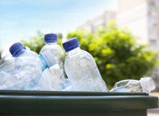 Cobro extra por latas y botellas en los bares de Móstoles: el Gobierno de España implanta un nuevo sistema de fianza Cobro extra por latas y botellas en los bares de Móstoles: el Gobierno implanta un nuevo sistema de fianza