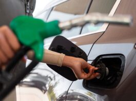 El diésel más barato de todo Madrid está en Móstoles: tres gasolineras entre las más baratas El diésel más barato de todo Madrid está en Móstoles: tres gasolineras entre las más baratas
