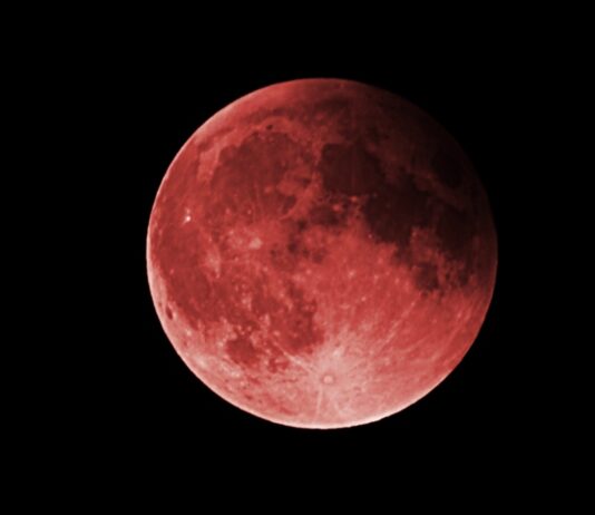 Móstoles se prepara para un nuevo eclipse este mes de agosto: la luna se teñirá de rojo Móstoles se prepara para un nuevo eclipse este mes de agosto: la luna se teñirá de rojo