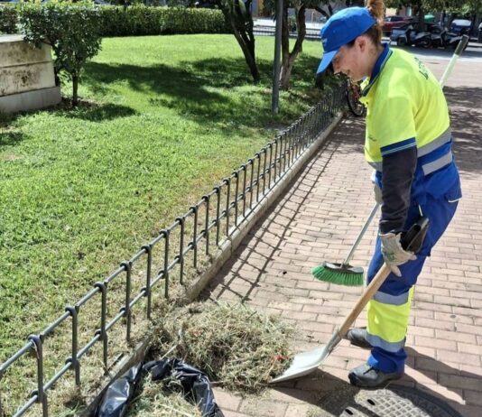 Móstoles refuerza la limpieza y el cuidado de sus parques y zonas verdes Móstoles refuerza la limpieza y el cuidado de sus parques y zonas verdes