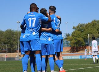 El CD Móstoles vuelve a competir 15 años después y lo hace con una goleada en casa El CD Móstoles vuelve a competir 15 años después y lo hace con una goleada en casa