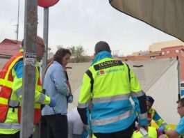 Fallece un trabajador en Móstoles tras precipitarse desde la cubierta de un edificio Fallece un trabajador en Móstoles tras precipitarse desde la cubierta de un edificio