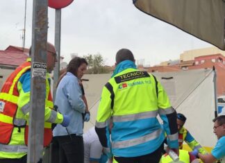 Fallece un trabajador en Móstoles tras precipitarse desde la cubierta de un edificio Fallece un trabajador en Móstoles tras precipitarse desde la cubierta de un edificio