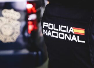 Detenido en Móstoles un policía nacional: su pistola apareció en poder de un conocido junto a una gasolinera