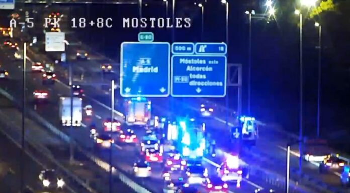 Un accidente en la A-5 obliga a cortar el carril derecho a la altura de la URJC en Móstoles Un accidente en la A-5 obliga a cortar el carril izquierdo a la altura de la URJC en Móstoles
