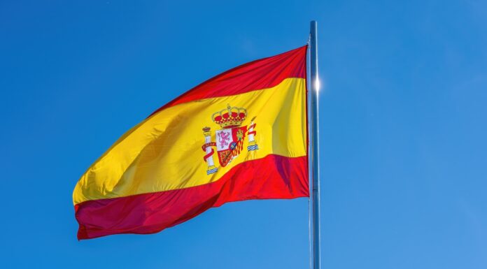 Banderas de España gratis en Móstoles para celebrar el DÃa de la Hispanidad: dónde y cuándo recogerlas Banderas de España gratis en Móstoles para celebrar el DÃa de la Hispanidad: dónde y cuándo recogerlas