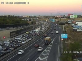 Un accidente en la A-5 provoca fuertes retenciones a la altura de Móstoles: hasta 11 kilómetros de atasco Un accidente en la A-5 provoca fuertes retenciones a la altura de Móstoles: hasta 11 kilómetros de atasco