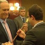 Nuevo-alcalde-Mostoles_1317178276_58775_1300x731