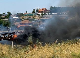 Gran incendio en Móstoles, en Parque Coimbra Gran incendio en Móstoles, en Parque Coimbra