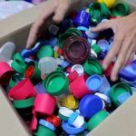 Ciudadanos Móstoles propone que el reciclado de tapones beneficie al movimiento asociativo